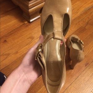 naturalizer nude wedge